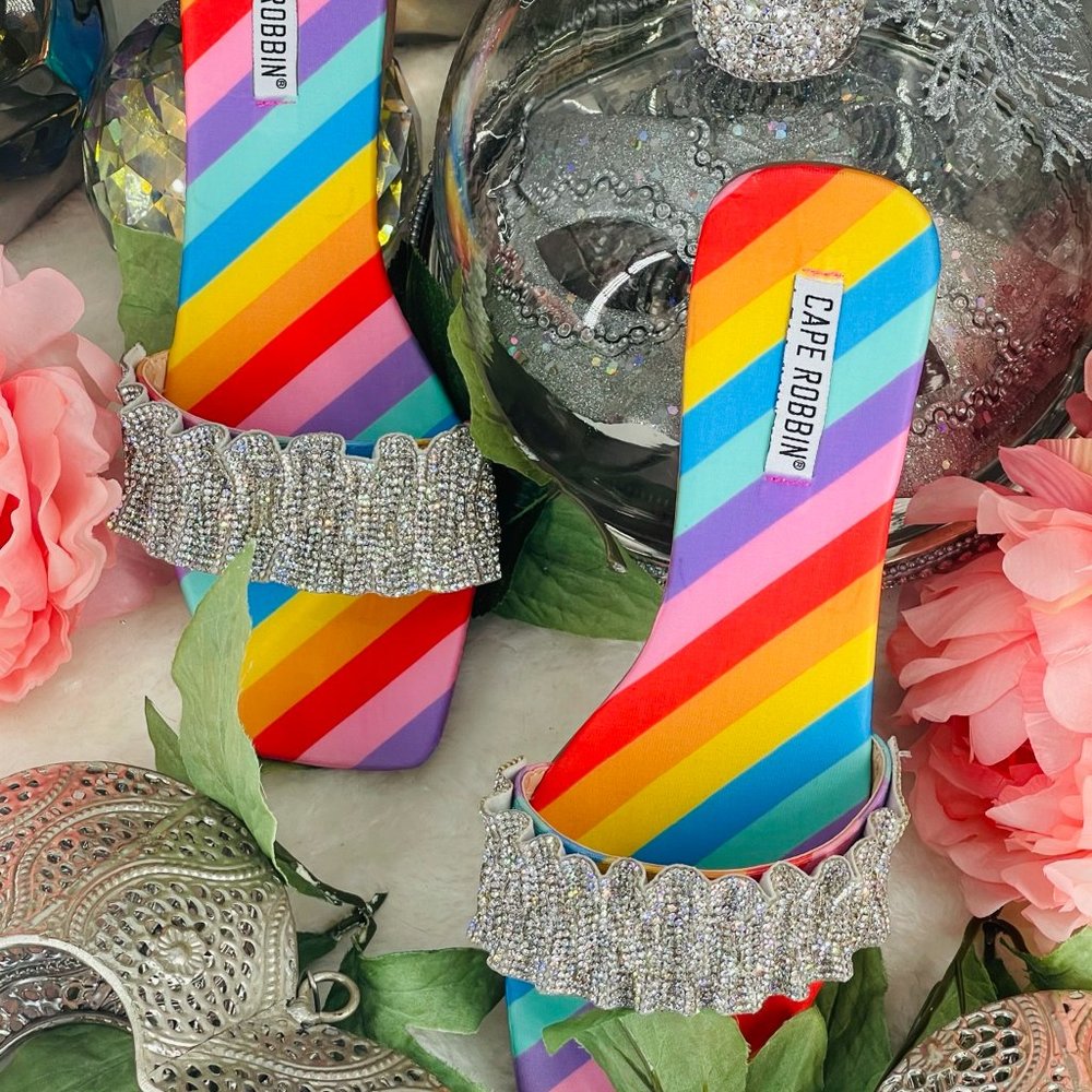 Gorgeous rainbow embellished silver sandal - Picture 9 of 9